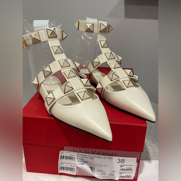 Valentino Garavani Women's Roman Stud Ballet Flats size 38 color Bone - Picture 5 of 8